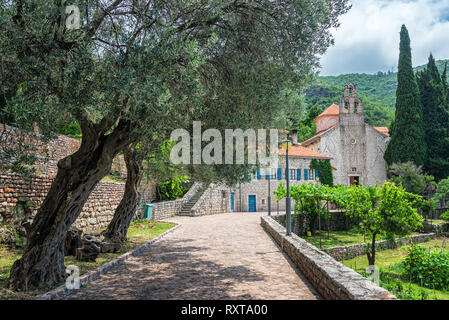 La belle ville historique de Praskvica monastère près de Budva, Monténégro Banque D'Images