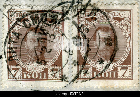 Timbres historiques russes : deux timbres-poste avec un portrait de l'Empereur Nicolas II, avec de l'encre noire, l'annulation de la poste 7 kopecks, Russie, Smolensk, Banque D'Images