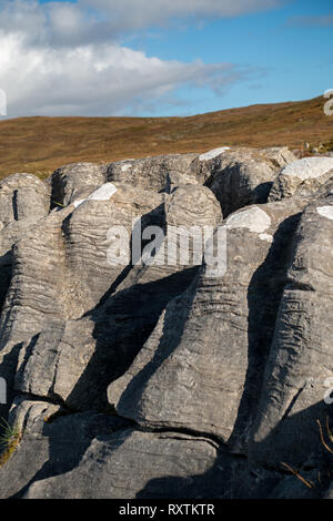 Dolomie érodé altérés / lapiez rock formation, Strath Suardal SSSI, Broadford, Isle of Skye, Scotland, UK. Banque D'Images