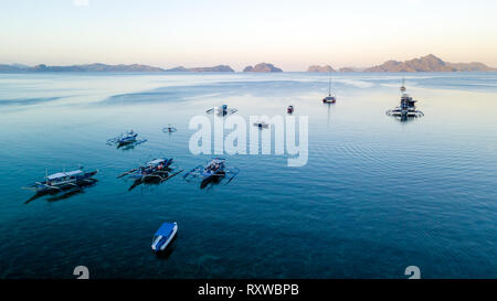 L'horizon de la plage d'El Nido, dans l'île de Palawan, Philippines Banque D'Images