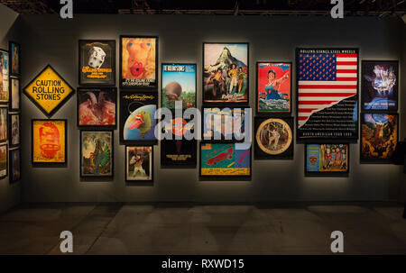 D'affiches sur l'affichage à l'exposition de l'exhibitionnisme des Rolling Stones, Sydney Banque D'Images