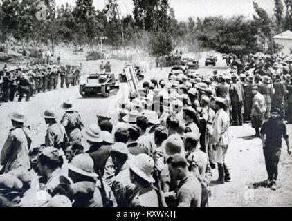 La parade de la victoire italienne de l'Abyssinie pendant l'invasion éthiopienne 1936 Banque D'Images