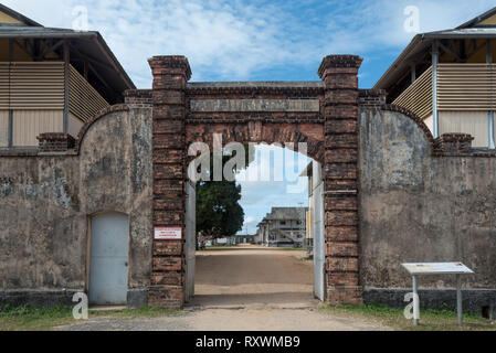Prison de St-Laurent-du-Maroni, en Guyane. Entrée du camp Banque D'Images