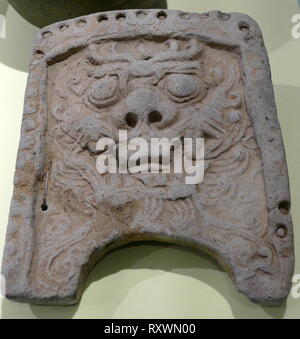 Roof tile, à partir de la période Silla unifié, Coréen, 700-800 AD Grès. Tuiles de grès ont été utilisés dans les bâtiments royaux, maisons d'élite, et sur les temples bouddhistes. Banque D'Images