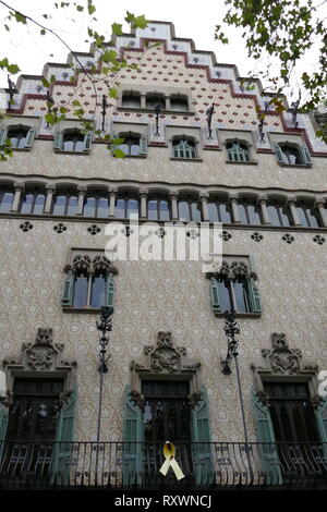 Casa Amatller construit dans le style moderniste de Barcelone, Espagne, 1900. Conçu par Josep Puig i Cadafalch. Avec la Casa Batlló et La Casa Lleo-Morera, elle constitue les trois bâtiments les plus importants dans le célèbre Illa de la Discordia (bloc de la discorde), connu pour ses bâtiments moderne unique. Le bâtiment a été conçu comme une résidence pour chocolatier Antoni Amatller et fut construit entre 1898 et 1900. Banque D'Images