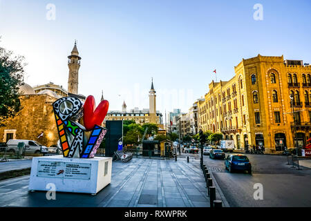 Parc Municipal de Beyrouth Peacerunners d'art et d'arrière-plan à la mosquée Al Omari Banque D'Images