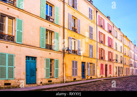 Vieux bâtiment coloré à Paris, France Banque D'Images