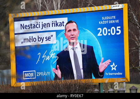 Billboard montre la télévision tchèque Jaromir Soukup propriétaire Barrandov sa publicité TV show "Mon actualité", Letovice, République tchèque, le 2 mars 2019. (Photo/CTK Petr Sv Banque D'Images