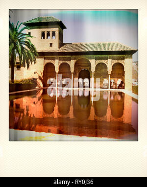 Effet Polaroid, Partal Palais aux jardins du Generalife et la piscine, à l'Alhambra, Grenade, Espagne, Europe Banque D'Images