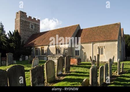 L'église historique de Saint Michel dans le village de Hampshire Hook sur un après-midi d'hiver ensoleillé. Banque D'Images