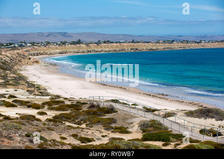 La célèbre plage de Port Alan Jaume & Fils et falaises environnantes sur une journée ensoleillée dans le sud de l'Australie le 14 février 2019 Banque D'Images