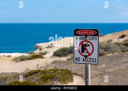 La célèbre plage de Port Alan Jaume & Fils et falaises environnantes sur une journée ensoleillée dans le sud de l'Australie le 14 février 2019 Banque D'Images