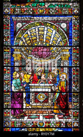 Présentation de Jésus au Temple, le vitrail dans la fenêtre principale de Santa Maria Novella Eglise des Dominicains à Florence, Italie Banque D'Images
