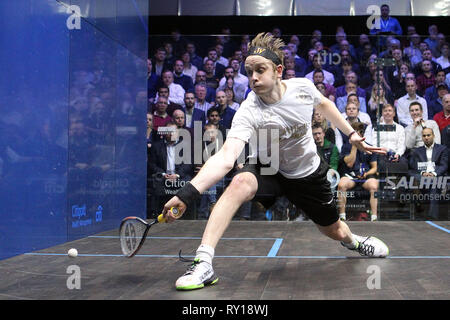 Londres, Royaume-Uni. Mar 11, 2019. James Willstrop d'Angleterre en action contre Ryan Cuskelly de l'Australie). Canary Wharf Citigold Squash Classic, jour 2 à l'est d'hiver dans la région de Canary Wharf, London le lundi 11 mars 2019. Photos par Steffan Bowen/Andrew Orchard la photographie de sport/Alamy live news Crédit : Andrew Orchard la photographie de sport/Alamy Live News Banque D'Images