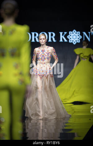 Tel Aviv, Israël. Mar 11, 2019. Présenter des modèles de créations de Dror Kontento durant 2019 Fashion Week à Tel Aviv Tel Aviv, Israël, le 11 mars 2019. Credit : Guo Yu/Xinhua/Alamy Live News Banque D'Images