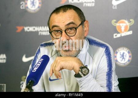 Gestionnaire de Chelsea Maurizio Sarri traite d'une conférence de presse au centre de formation du club à Cobham, Surrey, avant leur premier match de championnat contre Manchester City le 10 février 2019. Comprend : Maurizio Sarri Où : Cobham, Surrey, Royaume-Uni Quand : 08 Feb 2019 Credit : WENN.com Banque D'Images