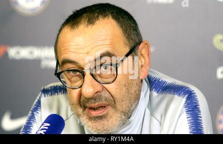Gestionnaire de Chelsea Maurizio Sarri traite d'une conférence de presse au centre de formation du club à Cobham, Surrey, avant leur premier match de championnat contre Manchester City le 10 février 2019. Comprend : Maurizio Sarri Où : Cobham, Surrey, Royaume-Uni Quand : 08 Feb 2019 Credit : WENN.com Banque D'Images