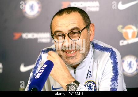 Gestionnaire de Chelsea Maurizio Sarri traite d'une conférence de presse au centre de formation du club à Cobham, Surrey, avant leur premier match de championnat contre Manchester City le 10 février 2019. Comprend : Maurizio Sarri Où : Cobham, Surrey, Royaume-Uni Quand : 08 Feb 2019 Credit : WENN.com Banque D'Images