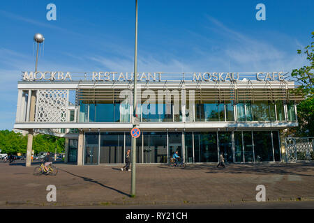 Cafe Moskau, la Karl-Marx-Allee, Mitte, Berlin, Deutschland Banque D'Images