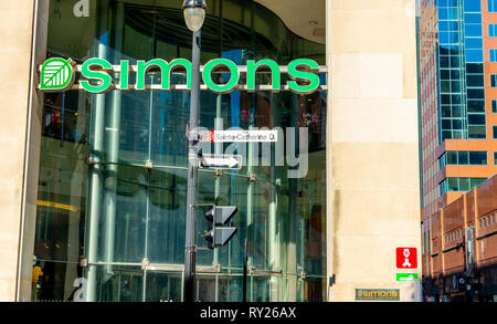 Montréal, Québec, 2019 Canada-March 9 : le magasin Simons face au centre-ville de Montréal Banque D'Images