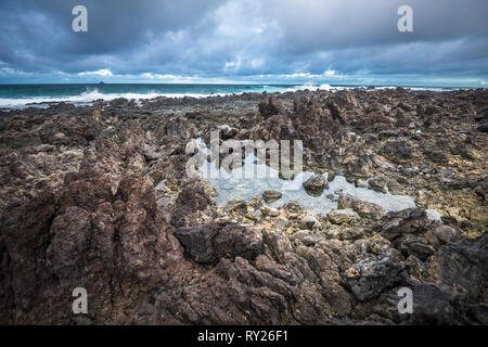 Côte volcanique de Lanzarote, îles Canaries, Espagne Banque D'Images