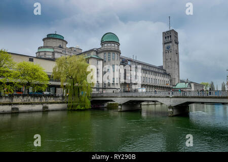 Le Deutsches Museum, Museumsinsel, Isar, Munich, Bayern, Deutschland Banque D'Images