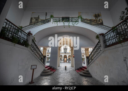 LECCE, Pouilles, Italie - Palazzo della Provincia (Palais de Province) - Palazzo dei Celestini (Celestines Palace) dans la vieille ville baroque. Région Pouilles Banque D'Images