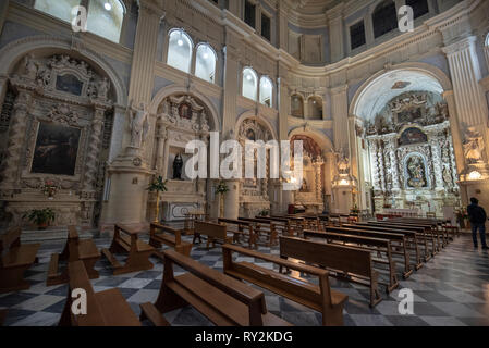 Lecce, Pouilles, Italie - à l'intérieur intérieur de l'église catholique de San Matteo - Parrocchia chiesa ( Saint Matthieu ). Une région des Pouilles Banque D'Images