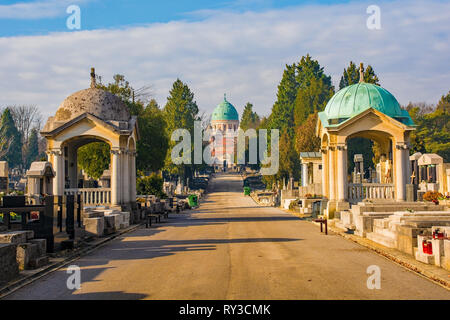 Zagreb, Croatie - 30 décembre 2018. Le cimetière Mirogoj historique dans la capitale croate Zagreb Banque D'Images