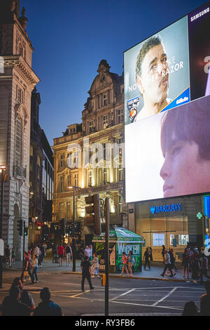 Londres, UK - août 2018. Vue de nuit sur Piccadilly Circus. Banque D'Images