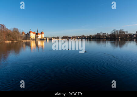 Coucher du soleil au Château de Moritzburg Castle et étang Banque D'Images