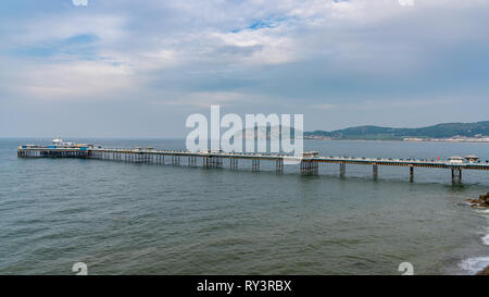 Llandudno, Conwy, Clwyd, Pays de Galles, Royaume-Uni - Juin 08, 2018 : vue sur la jetée de Llandudno Banque D'Images