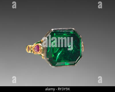 Bague, années 1700. L'Inde, l'Empire moghol, 18ème siècle. Or, le verre coloré, de rubis, et de l'émail ; diamètre : 2,6 cm (1 po Banque D'Images