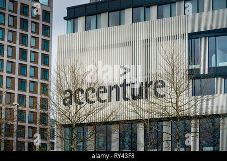 Accenture, Anni-Albers-Strasse, Schwabing, Munich, Bayern, Deutschland Banque D'Images