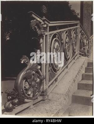 Versailles, Grand Trianon. Jean-Eugène-Auguste Atget ; français, 1857-1927. Date : 1905. Dimensions : 22,2 × 17,8 cm (image/papier). L'albumine. Origine : France. Musée : le Chicago Art Institute. Banque D'Images