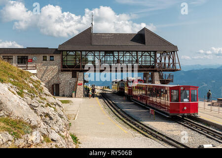 Excursion randonnée sur le Schafberg près de St Wolfgang, Autriche Banque D'Images