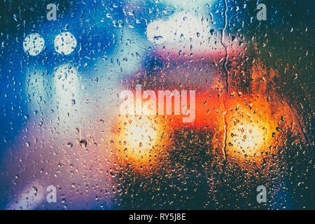 Gouttes sur le verre après la pluie Banque D'Images