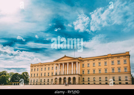 Le Palais Royal Det slott b comme bâtiment a été construit dans la première moitié du xixe siècle en Norvège Banque D'Images