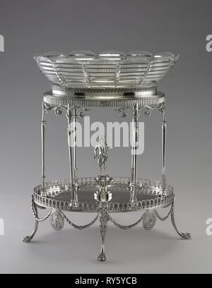 Pièce centrale (support en métal et bol en verre), 1792. Et William Pitts (britannique), Joseph Preedy (britannique). L'argent et le verre ; total : 35,9 x 39,4 x 27,3 cm (14 1/8 x 15 1/2 x 10 3/4 in Banque D'Images