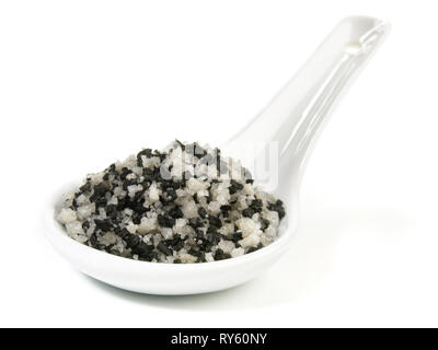 Sel de pierres noires et blanches sur fond blanc Banque D'Images