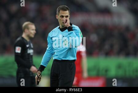 Düsseldorf, Deutschland. 11Th Mar 2019. firo : 11.03.2019, Football, 2018/2019, 1.Bundesliga Fortuna Dusseldorf Düsseldorf - Eintracht Frankfurt 0 : 3 arbitre Robert Hartmann | Conditions de crédit dans le monde entier : dpa/Alamy Live News Banque D'Images