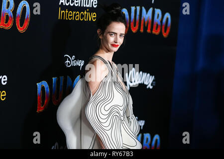 Hollywood, États-Unis. Mar 11, 2019. HOLLYWOOD, LOS ANGELES, CA, USA - 11 mars : actrice Eva Green portant une robe Iris van Herpen, bijoux Bulgari et Jimmy Choo sandales arrive à la première mondiale du Disney's 'Dumbo' tenu à La Ray Dolby Ballroom et El Capitan Theatre le 11 mars 2019 à Hollywood, Los Angeles, Californie, États-Unis. (Photo par Xavier Collin/Image Crédit : Agence de Presse) L'agence de presse Image/Alamy Live News Banque D'Images