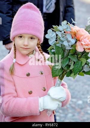 La princesse Estelle de Suède à la cour intérieure du Palais Royal de Stockholm, le 12 mars 2019, pour célébrer le nom de Victoria Day Photo : Albert Nieboer / Pays-Bas / Point de vue OUT | Banque D'Images