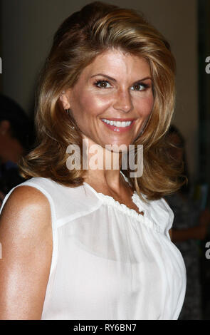 Los Angeles, CA - le 24 juillet : Lori Loughlin Candace Cameron Bure assiste à Hallmark Channel et Hallmark Movie Channel's '2013 TCA d'été' Press Gala au Beverly Hilton Hotel le 24 juillet 2013 à Beverly Hills, Californie Personnes : Lori Loughlin Banque D'Images