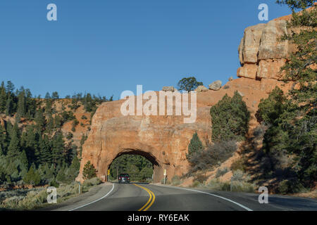 Explorer le canyonlands de l'Utah et l'Arizona. Dur la meilleure route pour Zion National Park, Bryce Canyon National Park et Lake Powell à couper le souffle passé Banque D'Images