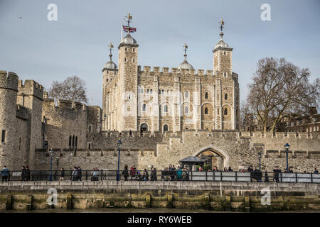 Tour de Londres, officiellement le palais royal et forteresse, le domaine historique la maison pour les joyaux de la Couronne, London, England, UK Banque D'Images