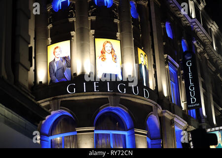 Pic montre : Geilgud Theatre Company il Gielgud Theatre à Londres après sa performance 11.3.19 à partir de septembre 2018, Rosalie a commencé à apparaître Banque D'Images