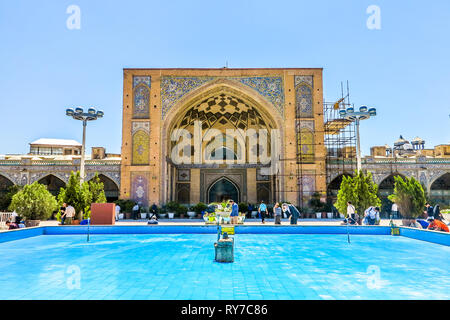 Le Grand bazar de Téhéran la Mosquée Shah Portail Madrasa Gate Banque D'Images