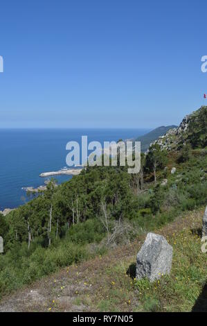 Vue sur la Villa et le port de la Castro de Santa Tecla dans la protection. L'architecture, l'histoire, les voyages. Le 15 août 2014. La Guardia, Pontevedra, Banque D'Images