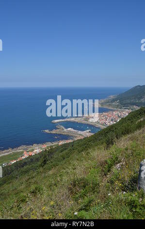 Vue sur la Villa et le port de la Castro de Santa Tecla dans la protection. L'architecture, l'histoire, les voyages. Le 15 août 2014. La Guardia, Pontevedra, Banque D'Images